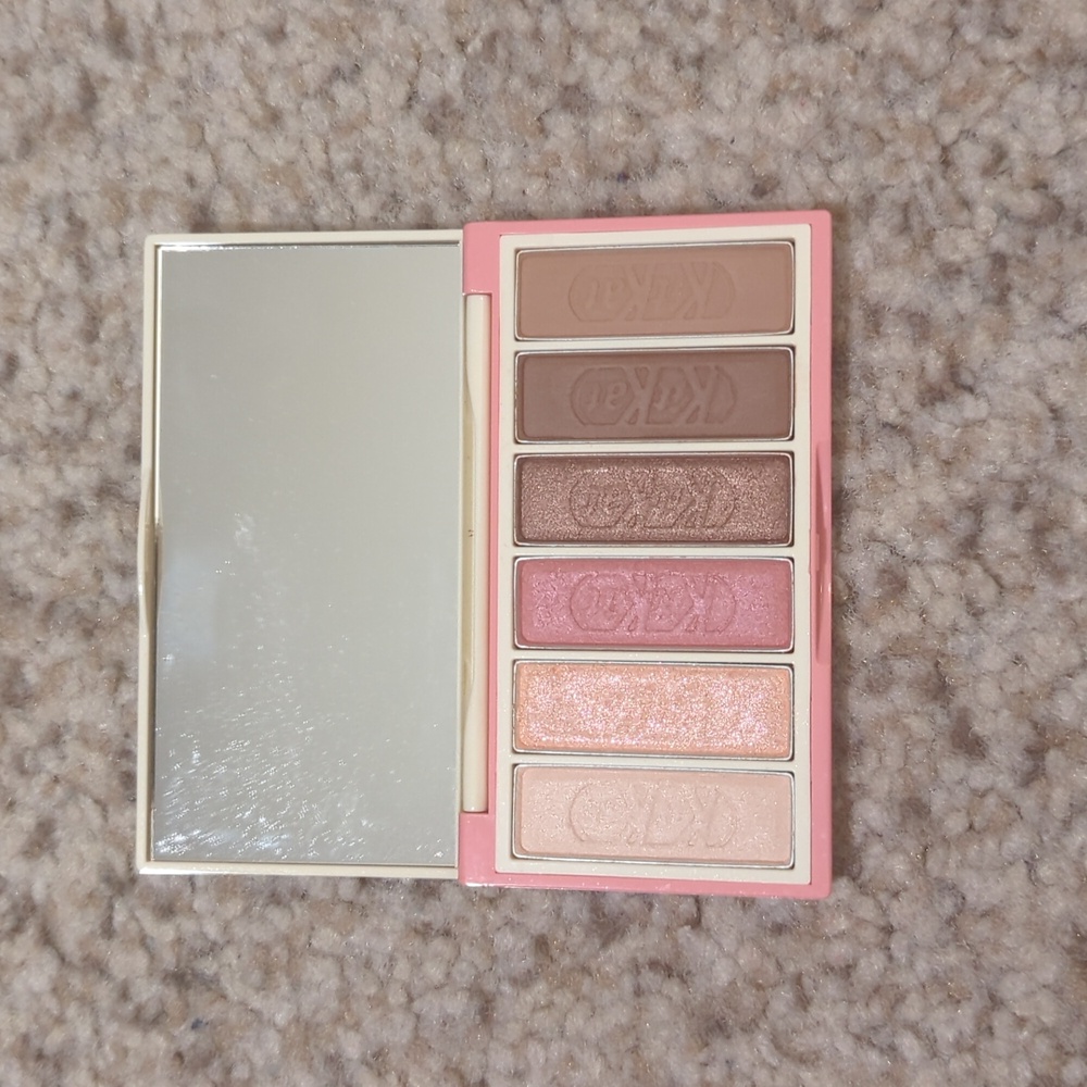 Etude House Kit Kat Eyeshadow Palette